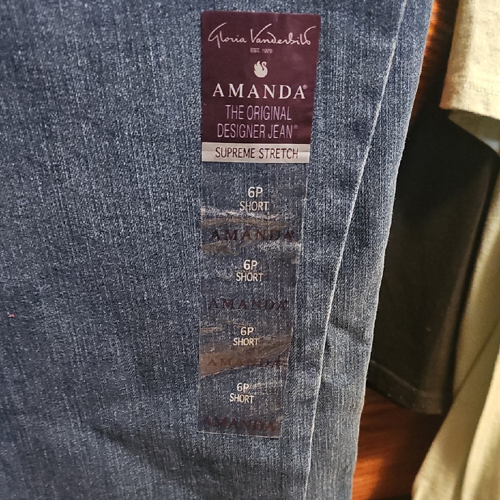 Gloria Vanderbilt Amanda Slim Stretch Jeans in Blue Denim